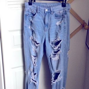 American Eagle distressed mom jean Size 4